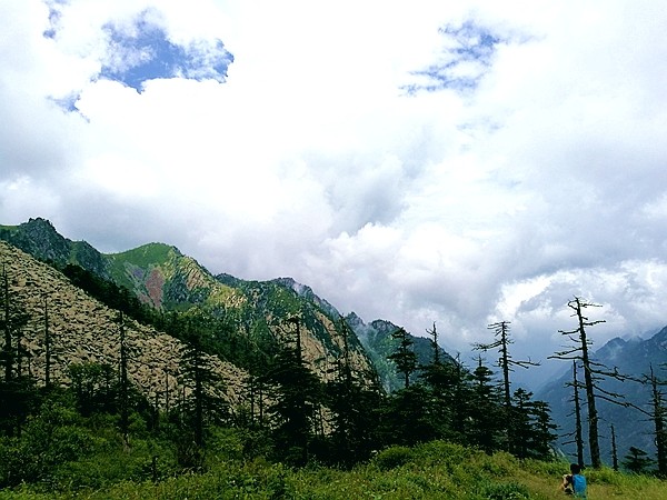 《登顶秦岭》